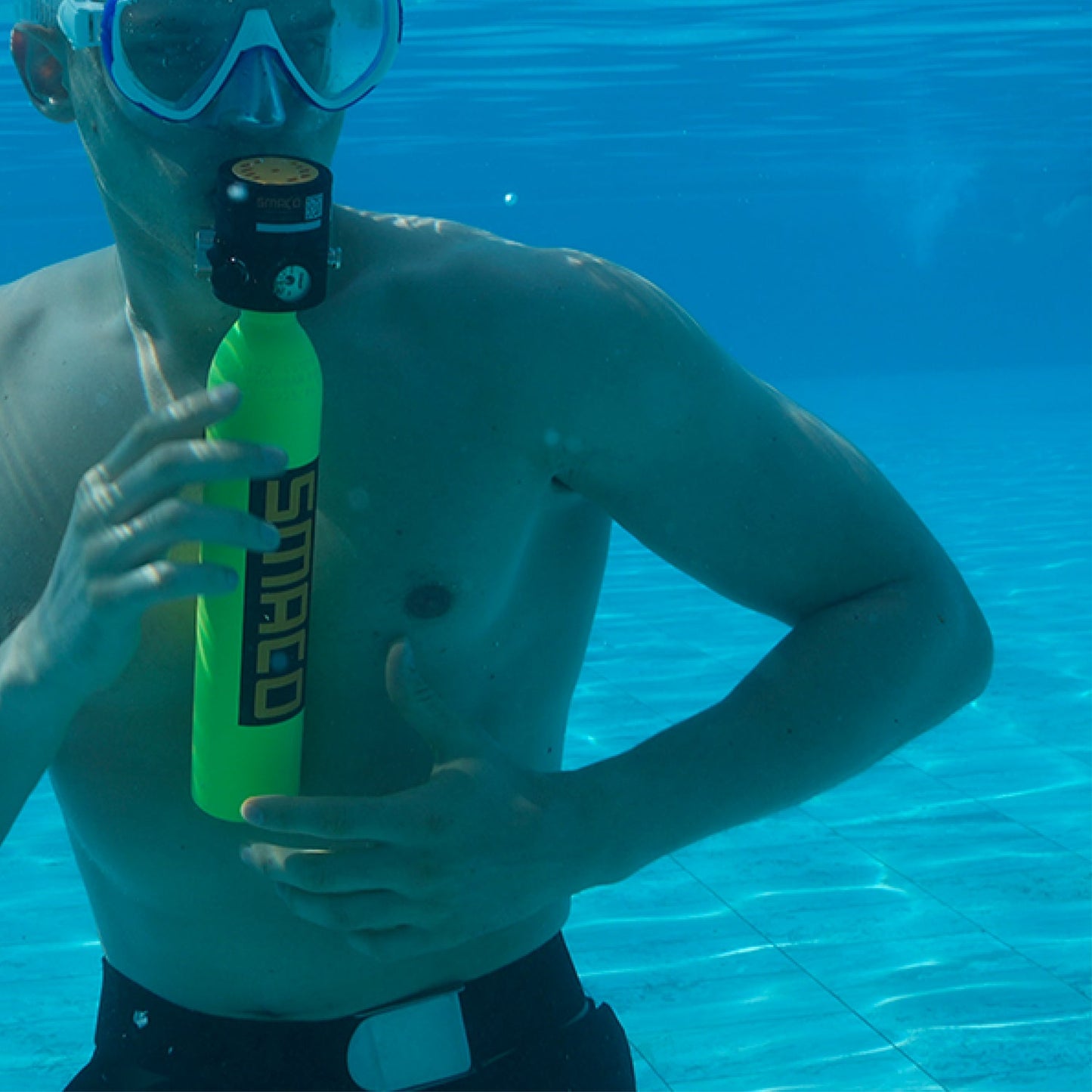 Respiration sous-marine avec mini bouteille de plongée SMACO S300